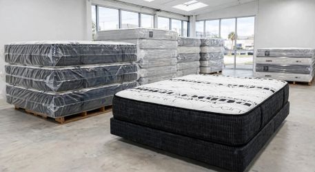 Brand New in plastic free delivery same time Queen mattress