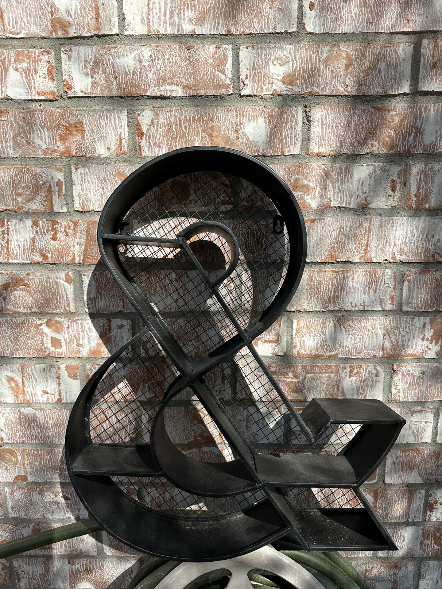 Metal & Sign Character Letter 