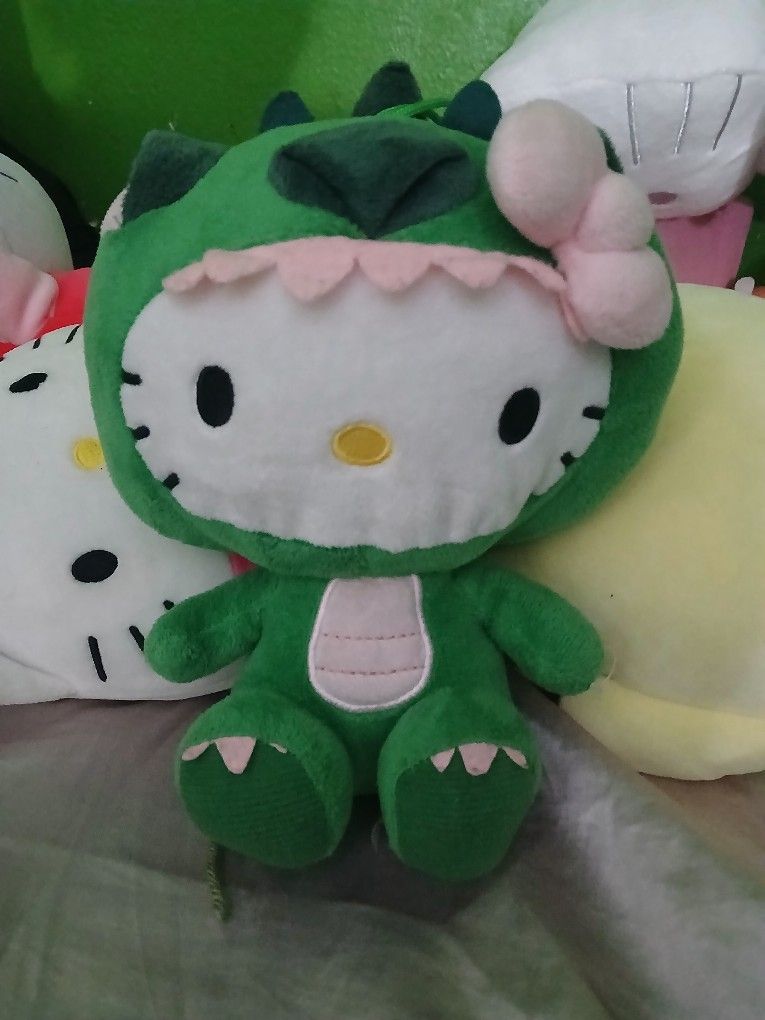 Hello Kitty Plushie