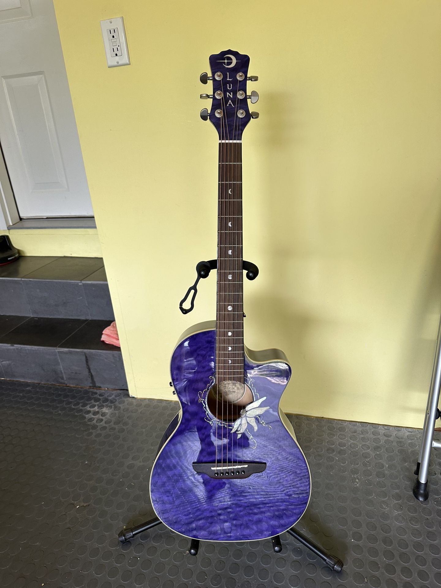 Luna Floral Acoustic/Electric Guitar