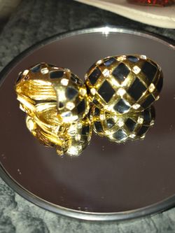 ST JOHN LARGE VINTAGE GOLD TONE CRYSTAL ENAMEL CLASSIC CLIP EARRINGS