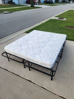 Foldable Bed Frame w/ Queen mattress