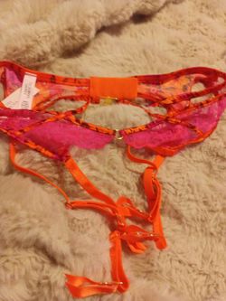Fun and sexy garter belt sz s