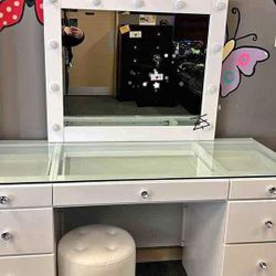 White Vanity Set $10 Down Payment And Financing Available