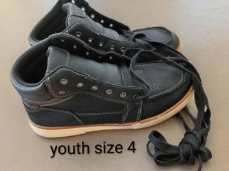 Boys Sonoma lace-up Hiking Boots / Shoes (youth size 4)