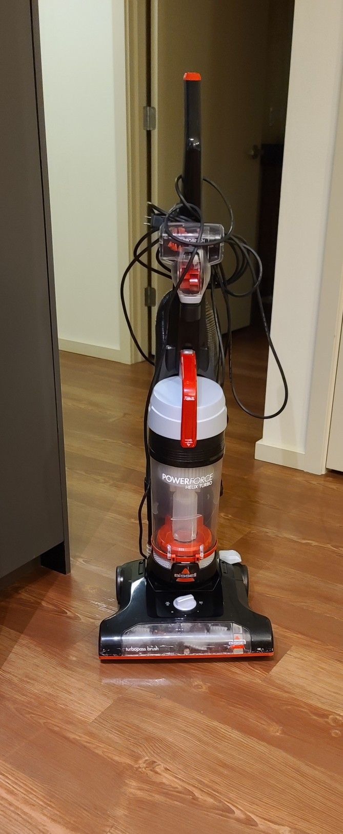 Bissell 2190 PowerForce Helix Turbo Bagless Vacuum