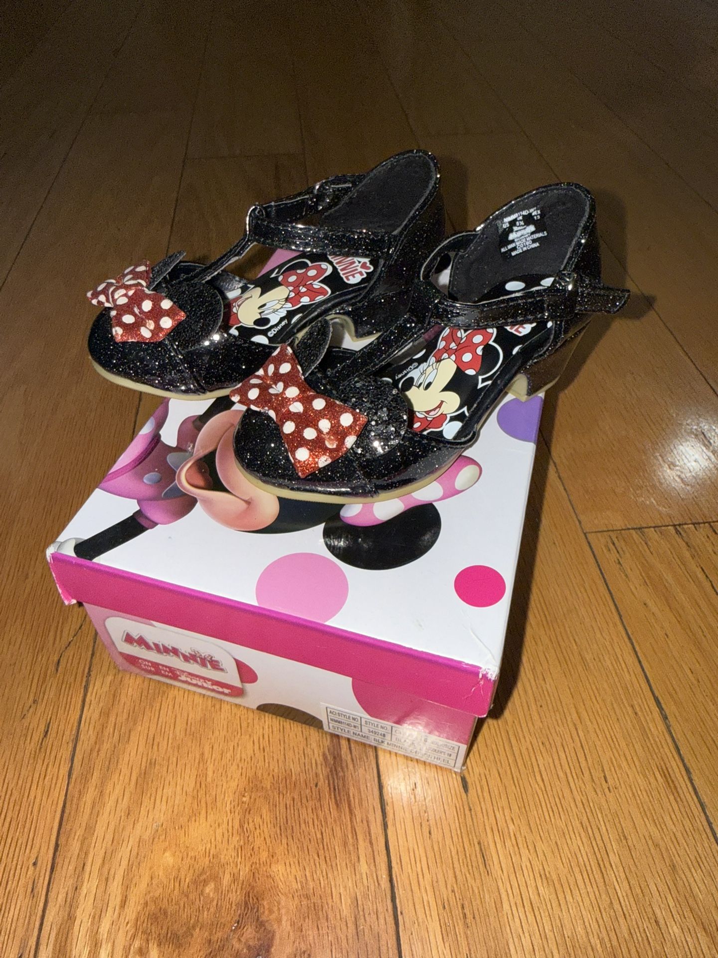 Minnie Mouse heels