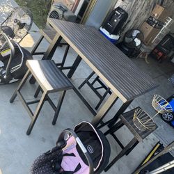 Wood Kitchen Table w/4 barstool Chairs