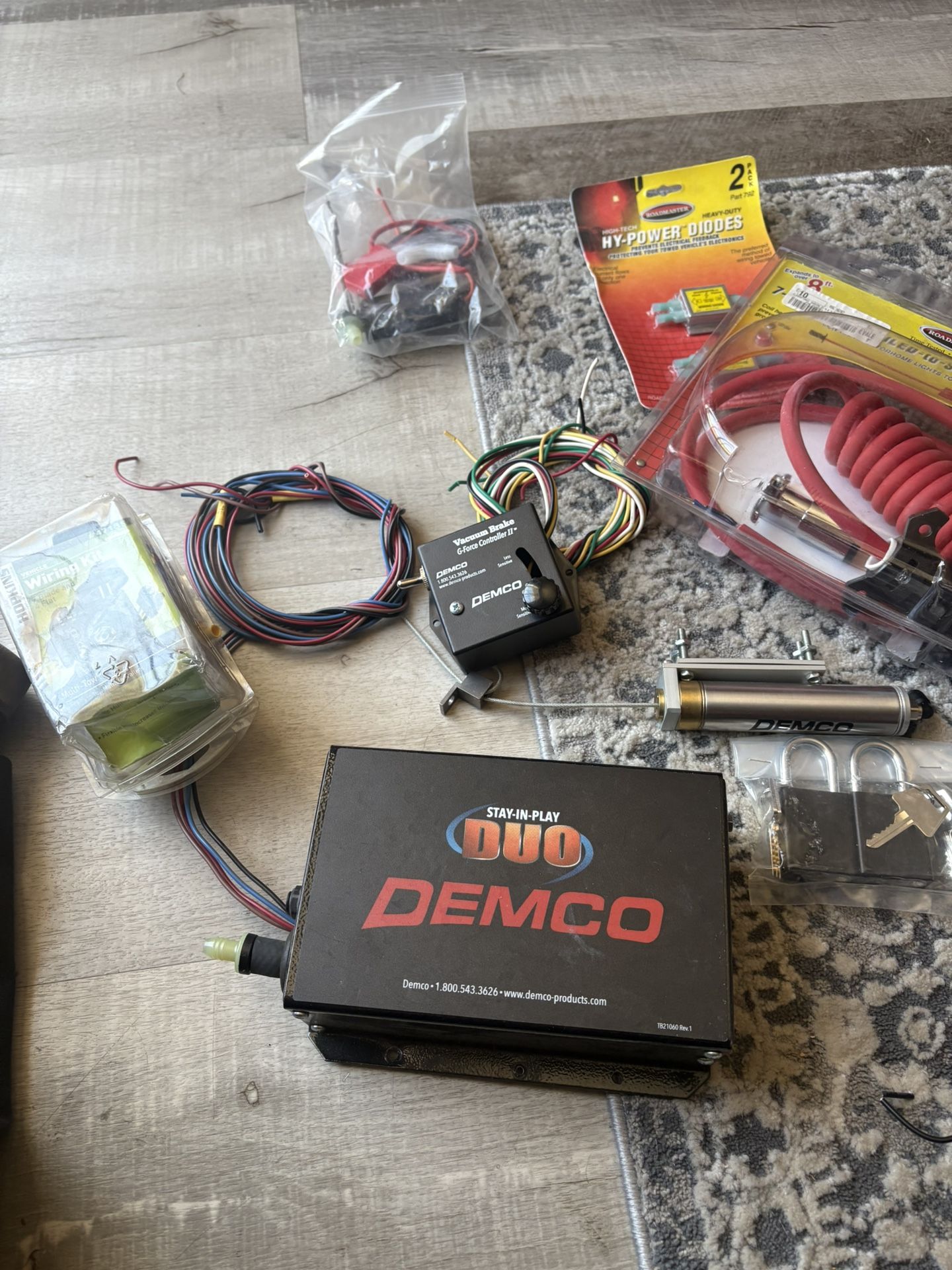 Demco Stay N Play Braking System For Towing Vehicle