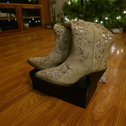 Female Boots