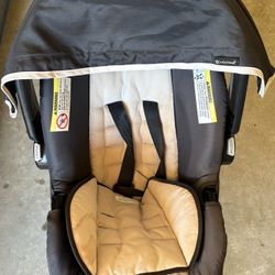 BABY CARRIER LIKE NEW $25