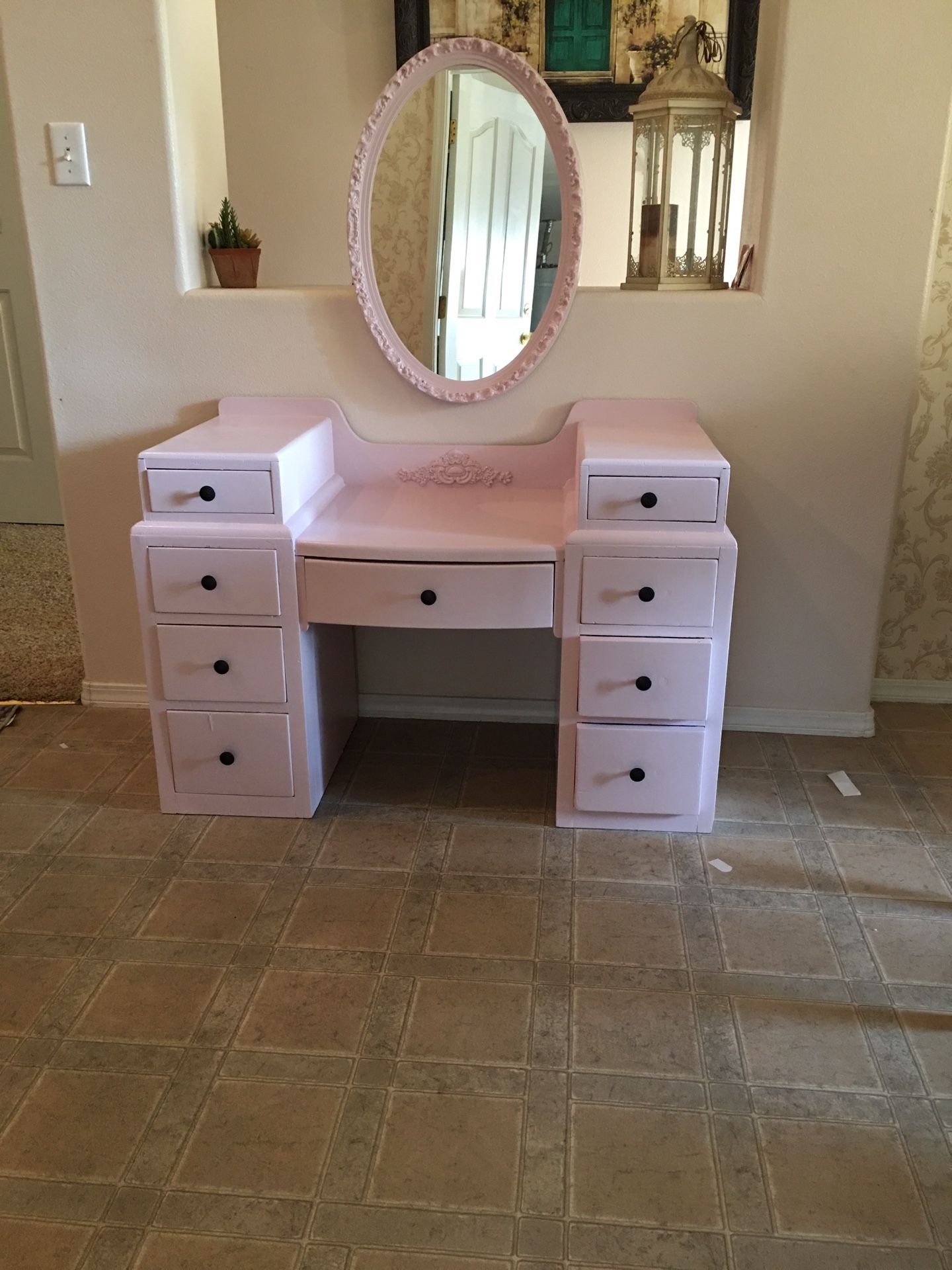 Small Vanity for little Girls