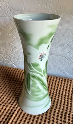 Large Vintage Chinese Beaker Vase with Hard Carved Lily Flower
