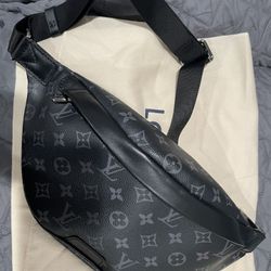 Louis Vuitton Discovery Bumbag waist bag brand New