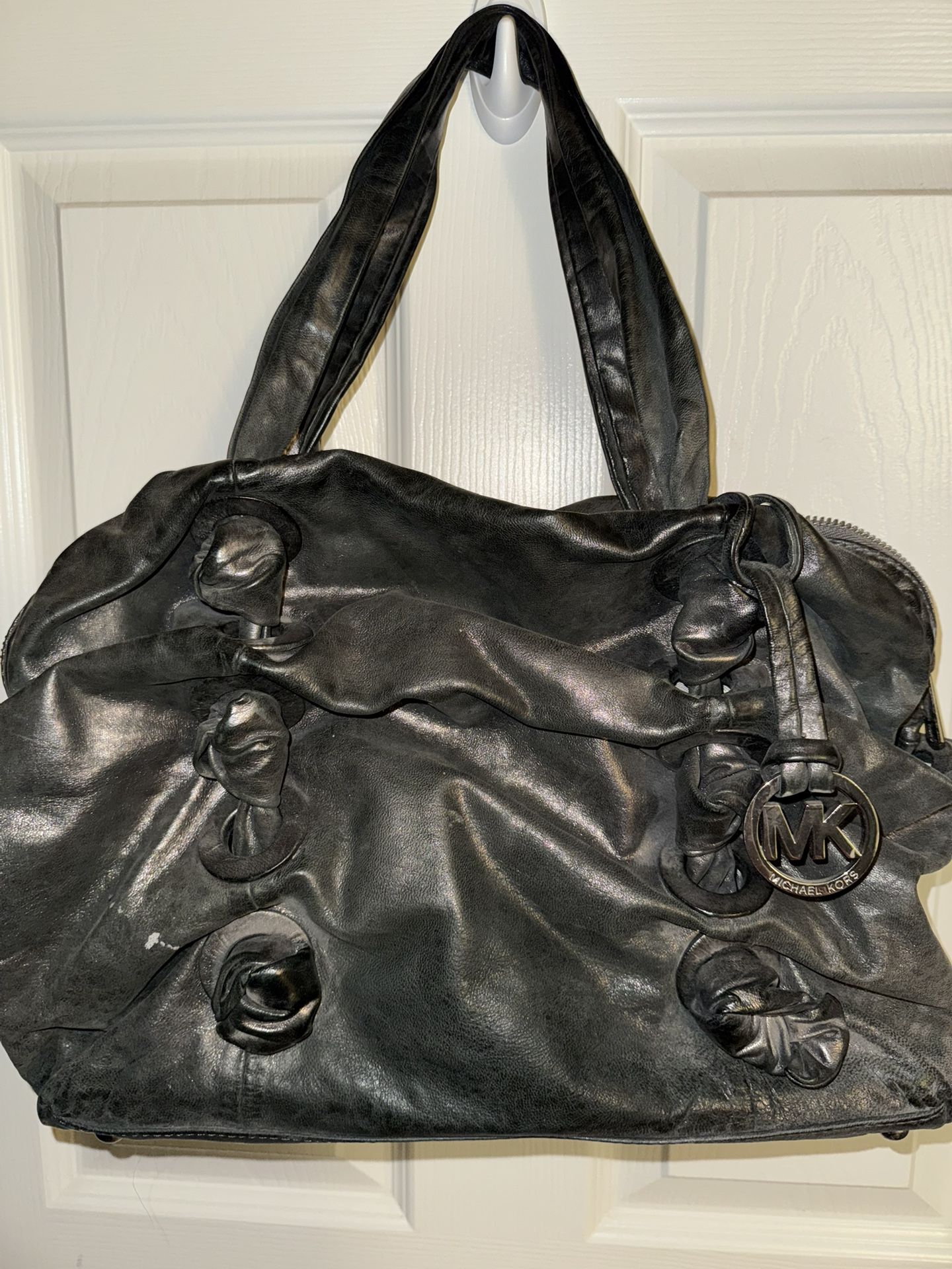 Michael Kors - Leather Zuma Shoulder Bag