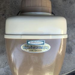 Lustro-Ware TRIPLE Insulated 1 Gallon Jug