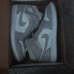 Jordan 1 Linen Mids