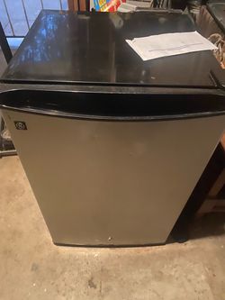 GE Compact Mini Fridge
