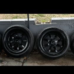 20-inch Fuel Maverick D436 Satin Black Finish w/ 275/55R20 tiers