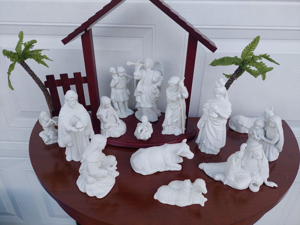 Avon   Nativity Set