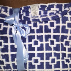 Luvable Friends Baby Coral Fleece Blanket, Navy Trellis