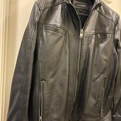 WILSON’S BLACK LEATHER JACKET