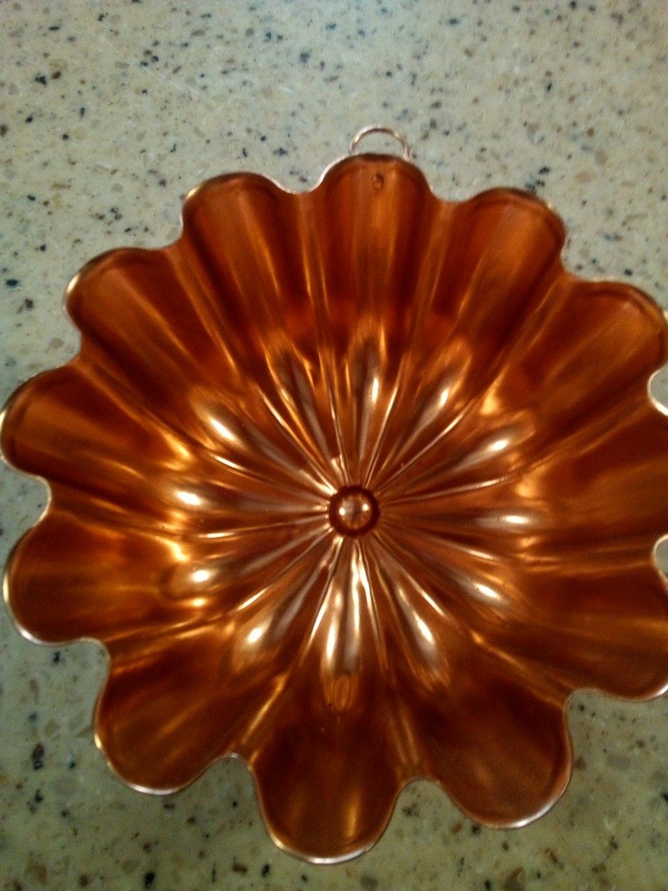 Vintage copper jello mold/3.5 cup capacity/6.5 x 3 inches/ hanging decoration or for jello