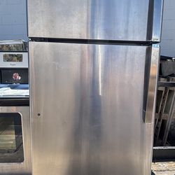 Ge Refregirator On Good Working Condition 