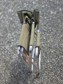 Folding camp chair