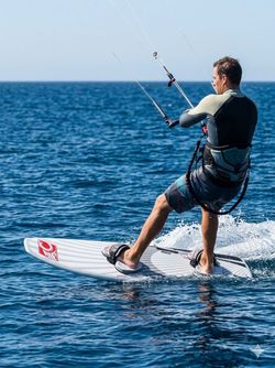KITING BUT NOT FOILING? - LIGHT WIND MACHINE! - ONLY $275 OBO AND UP