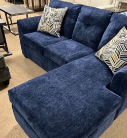 Stylish reversible chaise Sectional