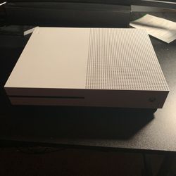 Xbox One S With Controller 
