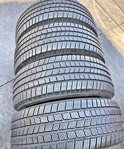 245/55/19 Michelin 📍📍 Vendo un set de llantas con 80% de vida las 4 📍🌟