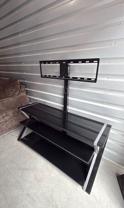 TV Stand – Like New! Whalen Xavier 3-in-1 Television Stand, Brown