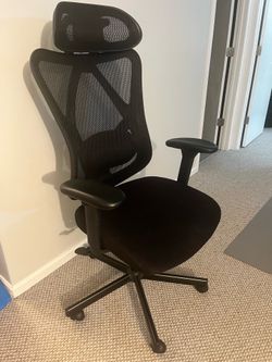 Black office chair