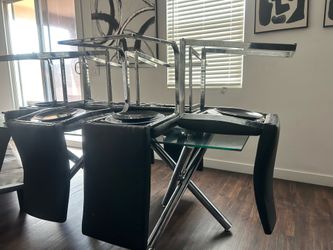 Glass table w/6 chairs