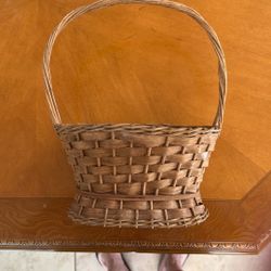 Vintage Easter Basket   (60. Yrs At Least)