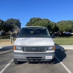2006 Ford E-350 XL – 12 Passenger – $4,199
