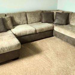 Sectional With Two Chaise 