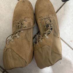 Military Boots 