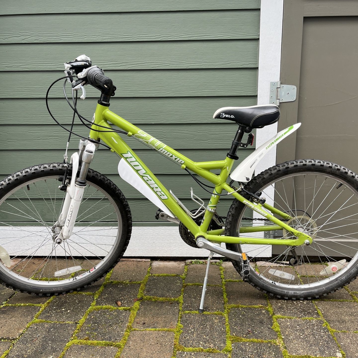 Novara moxie 24 clearance