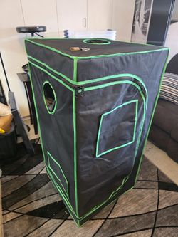Grow Tent (2x2x4)With 2 Lights And Digital/ Bluetooth Thermometer