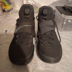 Size 11.5 Nike LeBron 14 Limited Zero Dark Thirty