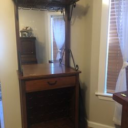 Howard Miller Wine Rack/Stand w/mirror 