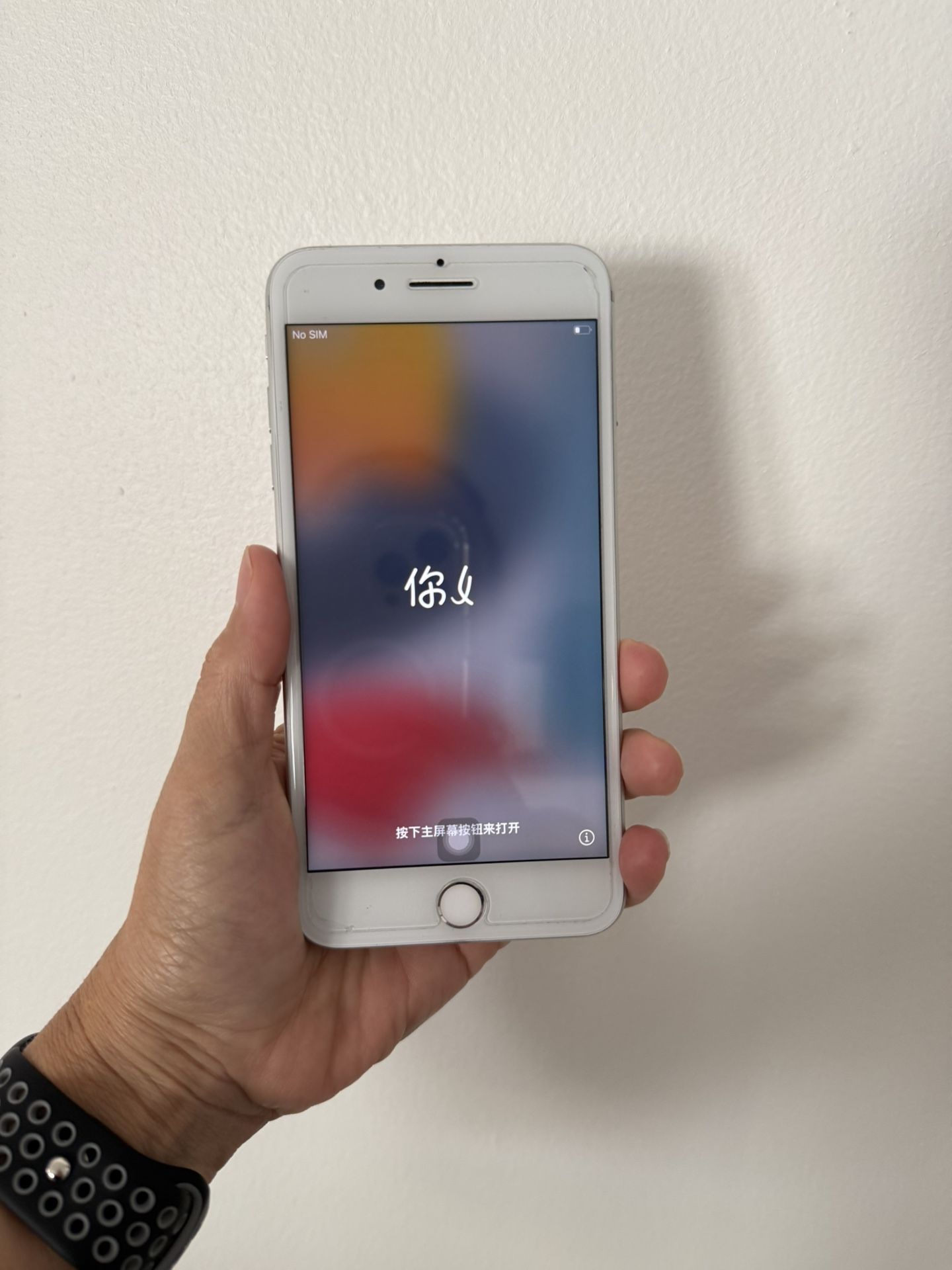 Apple iPhone 7 Plus Silver / White 128 GB, No Cracks, Unlocked For Any Carrier, Comes With Charger And Black Case.