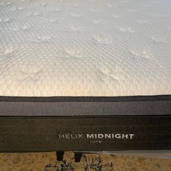 Luxe Midnight, Queen, Cover: Original Cover, Top Layer: Original Layer Like New, Perfect Condition
