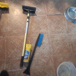 Ice  Scraper & De- Icer