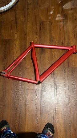 throne tracklord frame