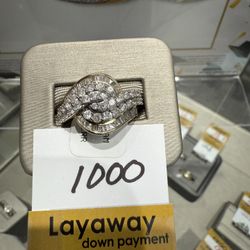 Beautiful Diamond Cocktail Ring  10k Gold $1000