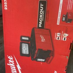 M18 Milwaukee Pack out Light /Charger BRAND NEW